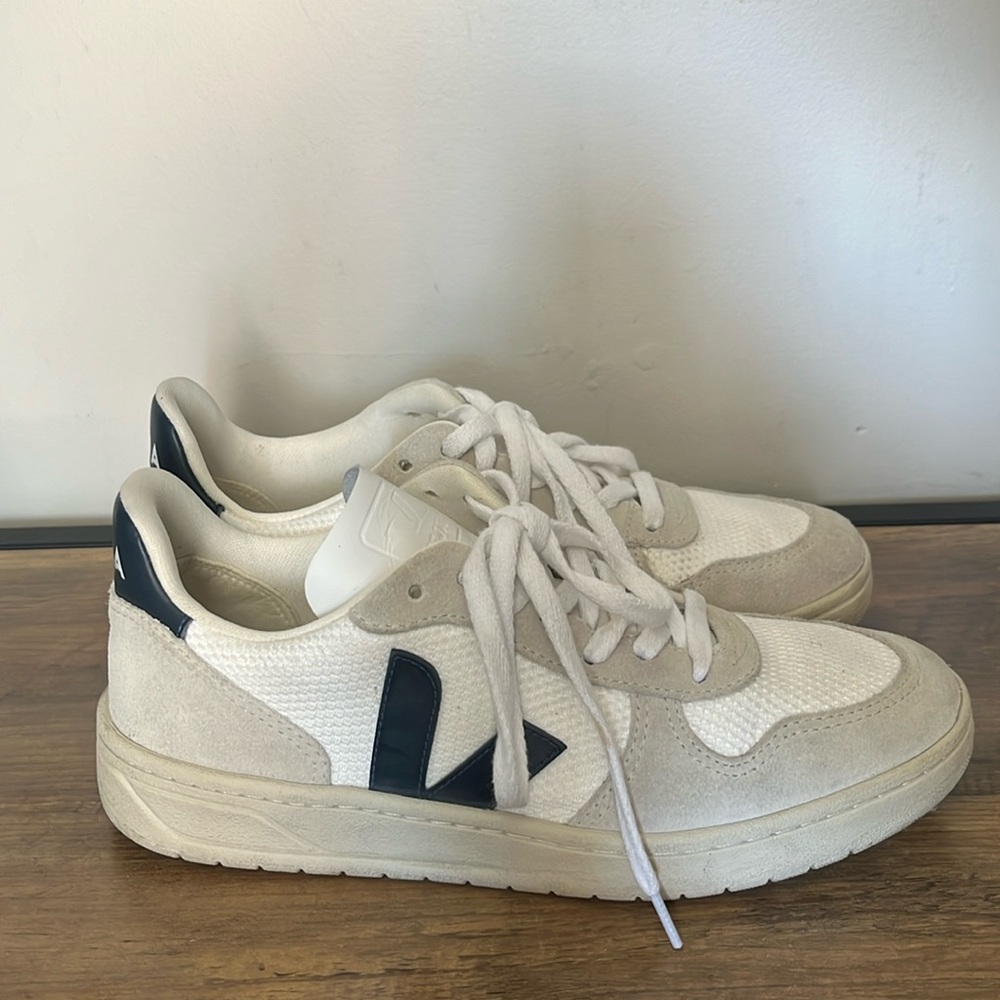 Veja V-10 B-Mesh Shoes Size 40